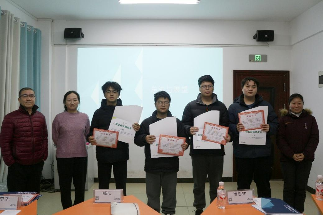 职业访谈成果展圆满举办 助力学子规划职业未来