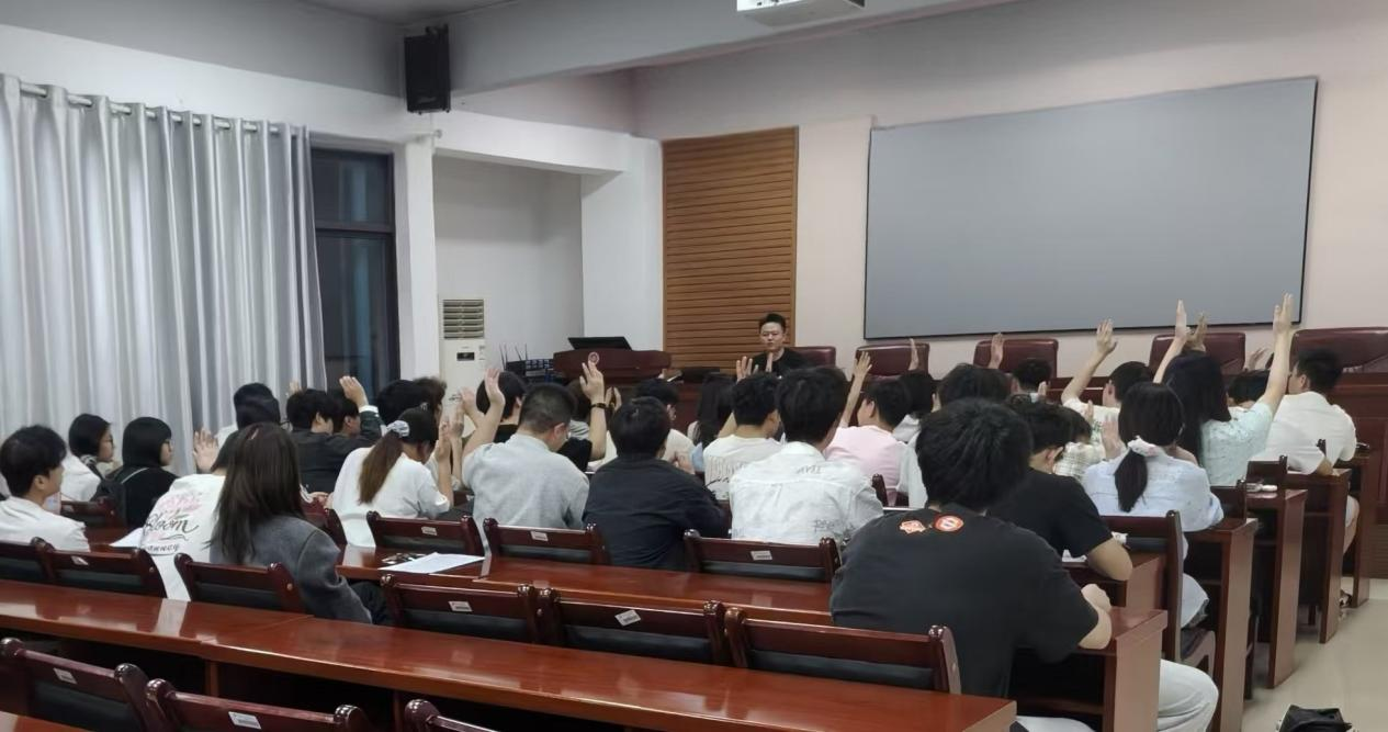 0638太阳集团官网召开防范电信网络诈骗专题教育会议